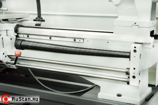 На ходовой винт смонтирован защитный кожух для защиты от стружки. фото №10 METAL MASTER X40100 фото №10