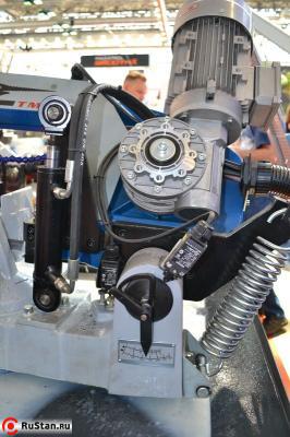 Ленточнопильный станок Pilous ARG 250 H фото №4 Pilous ARG 250 H фото №4