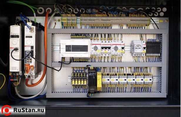 Электрические и электронные компоненты ARG 300 CF-NC Auto фото №9 Pilous ARG 300 CF-NC Auto фото №9