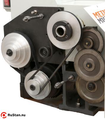 Главное преимущество токарного станка: Наличие металлических шестерней обладающих высоким ресурсом и повышенной износостойкостью, а наличие клиновидного ремня позволит избежать повреждения двигателя при превышении нагрузки на шпиндель фото №13 METAL MASTER MML 2550MV фото №13