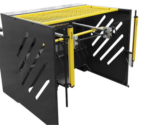 Электромеханическая гильотина STALEX Q11-3x1250A, вид сзади